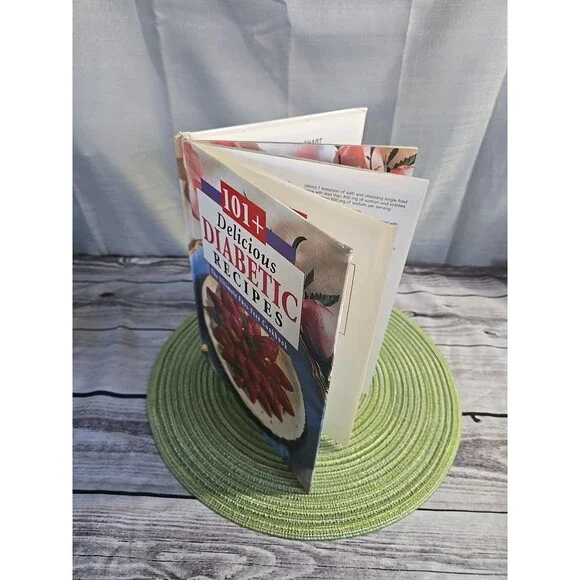 101+ Delicious Diabetic Recipes The Ultimate FussFree Cookbook Hardcover Vintage - Picture 6 of 6